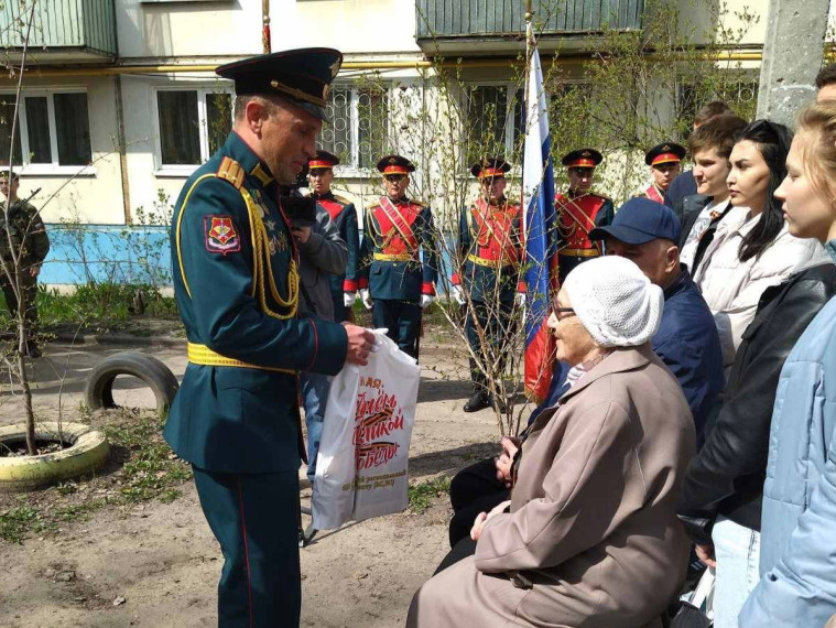 В преддверии Дня Победы в Ульяновске пройдут парады у домов ветеранов.