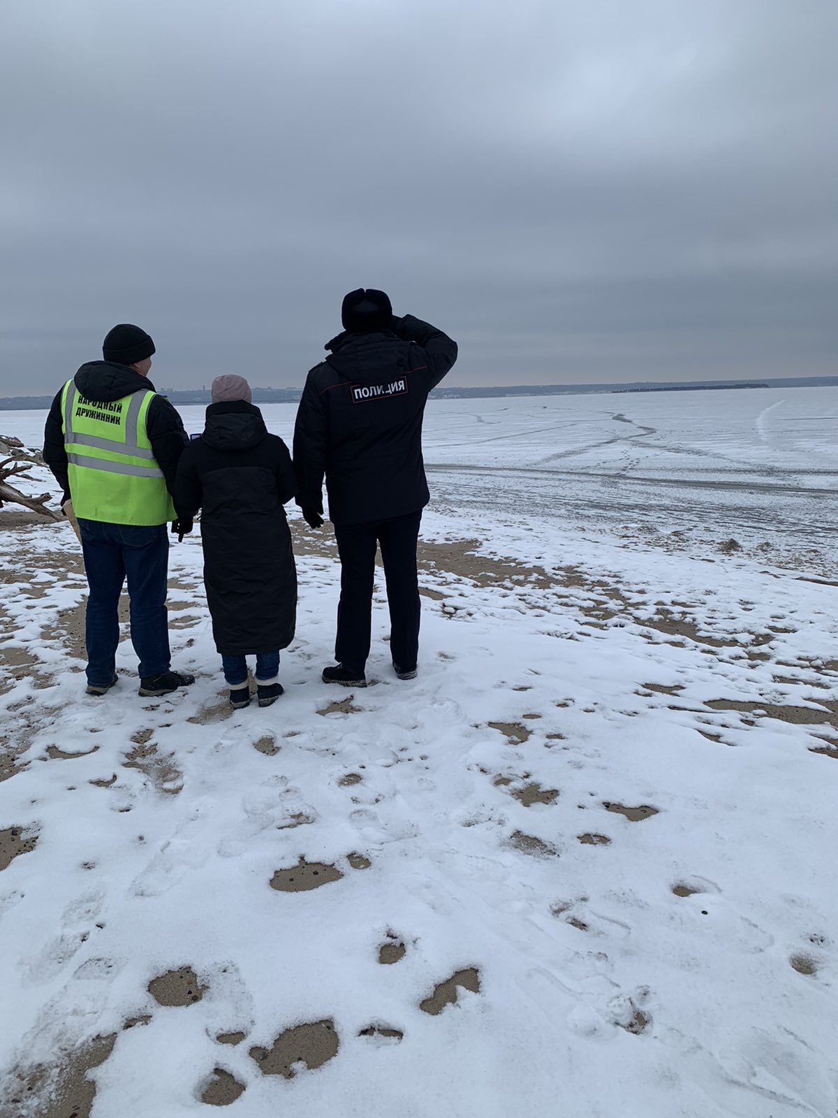 В Заволжском районе проводятся рейды по соблюдению гражданами запрета выхода на лед.