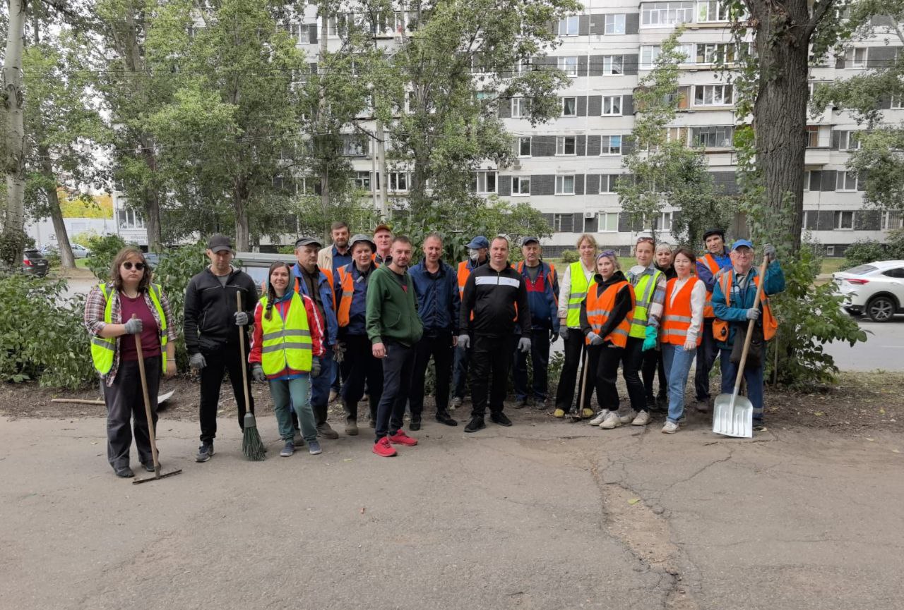 Более трёх с половиной тысяч ульяновцев вышли на городской субботник.